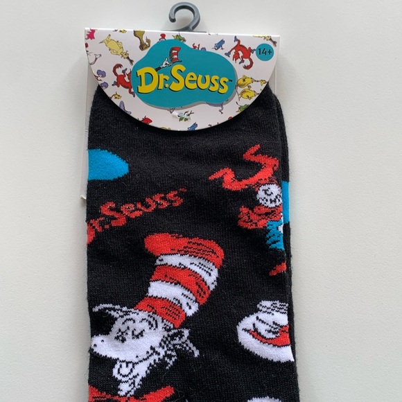 Dr. Seuss Cat in the Hat Black Crew Socks, Unisex - Picture 1 of 4